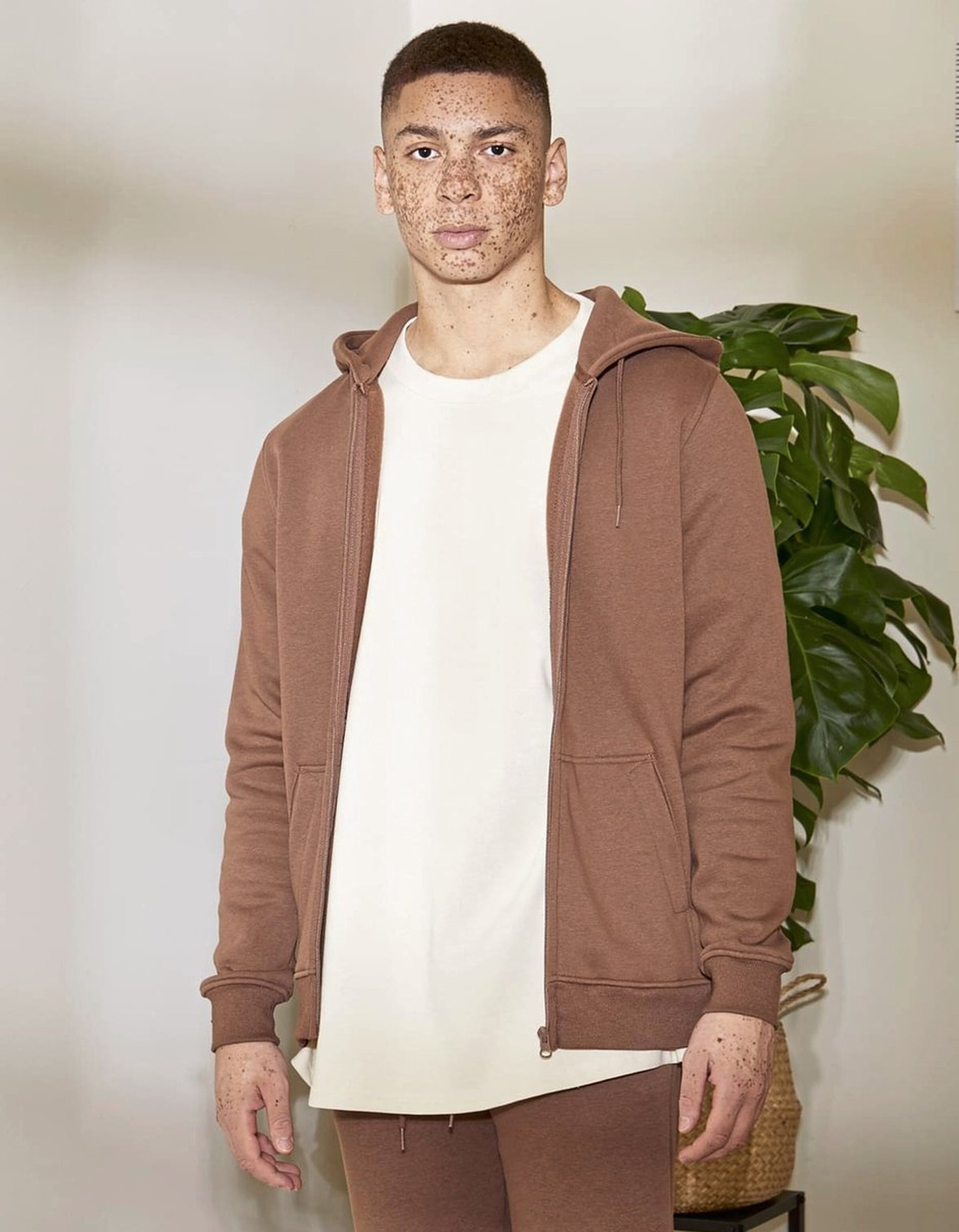 Hoodies & Sweatshirts